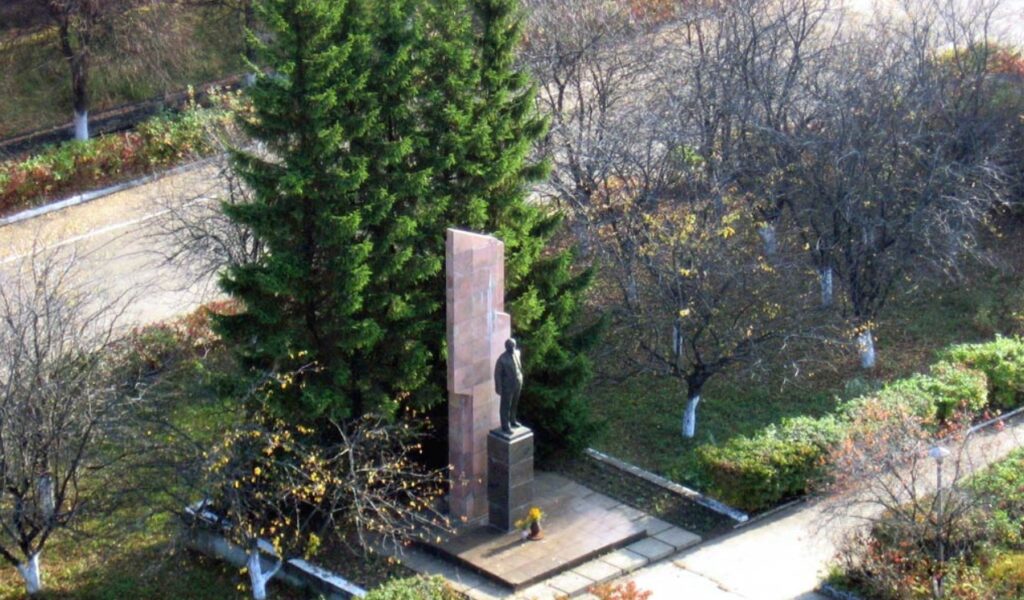 памятник Владимиру Ленину