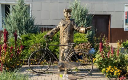 памятник почтальону