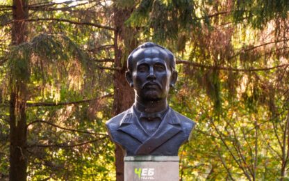 Бюст Никольскому