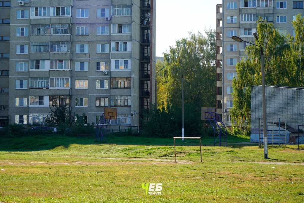 спортивная площадка