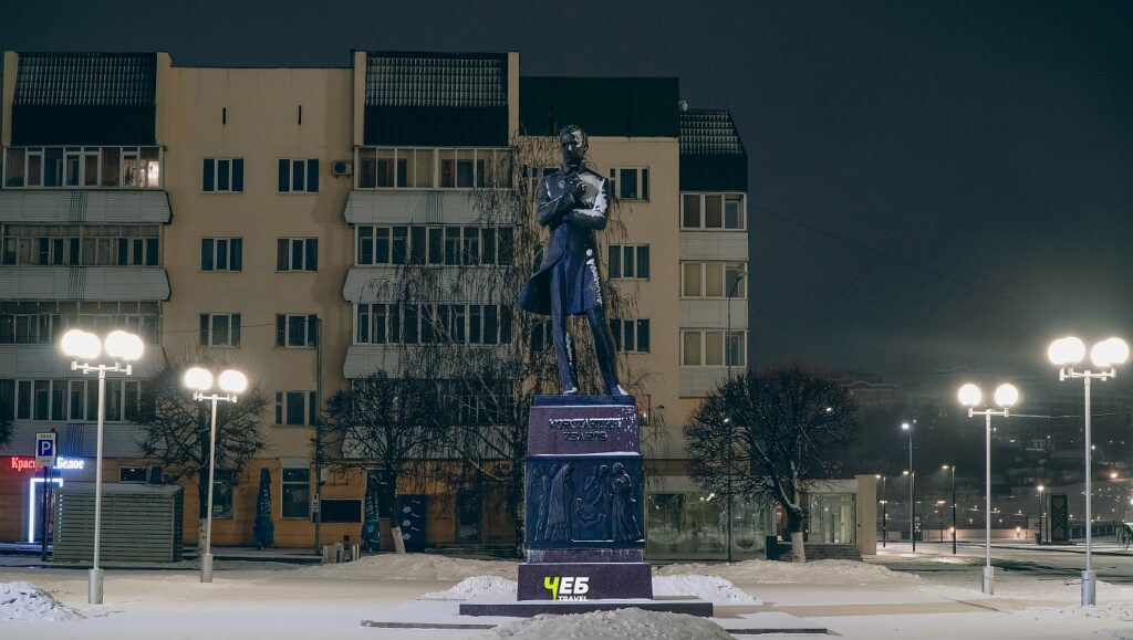 К.В. Иванов Красная площадь чебоксары  -  - ночью зимой
