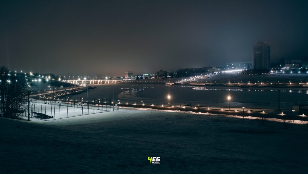 Красная площадь, мост  зимой ночью Чебоксары 