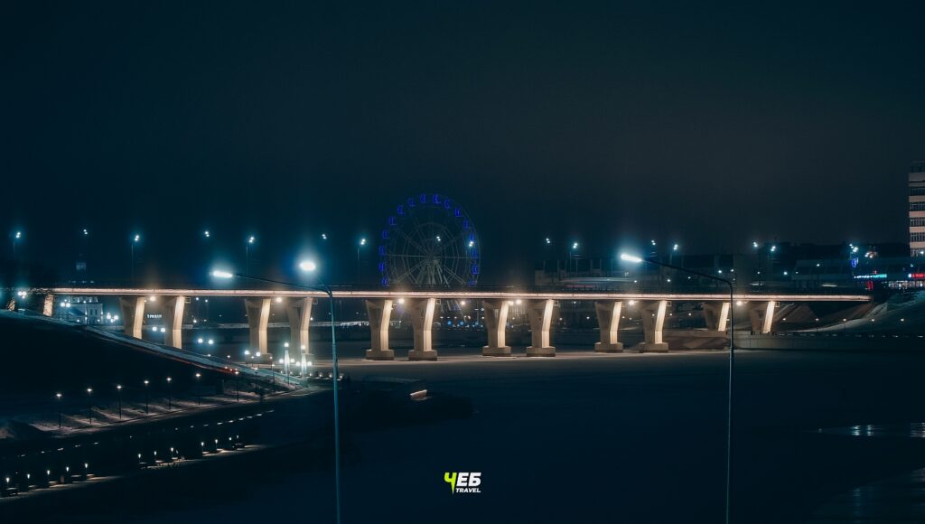 Красная площадь, мост  зимой ночью  Чебоксары 