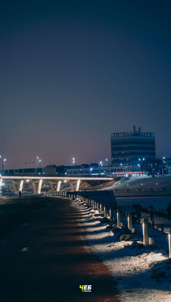 Красная площадь, мост  зимой ночью Чебоксары 